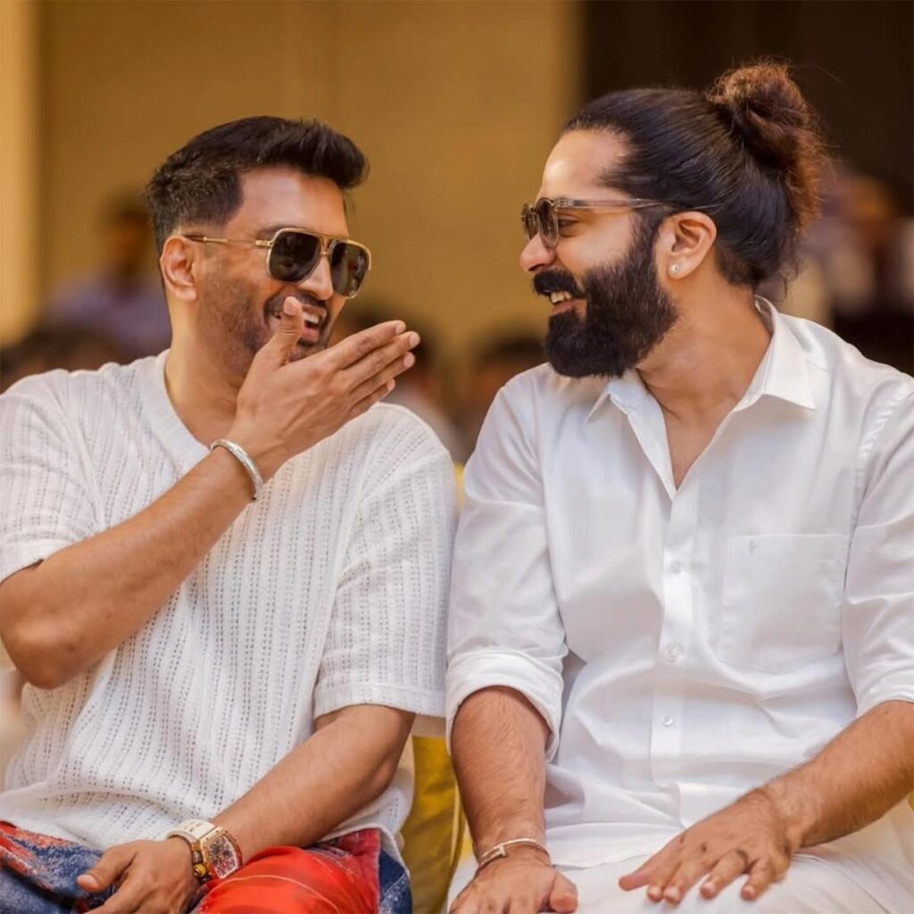 talks with santhanam for rajinikanth's film also will santhanam act two
