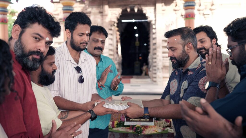 Actor Vimal's new film begins with a pooja